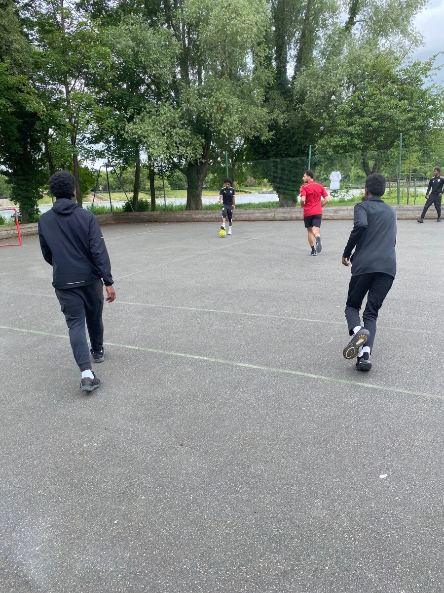 Match de foot en 4 contre 4 pendant le tournoi Footprint au parc Saint-Pierre à Amiens.