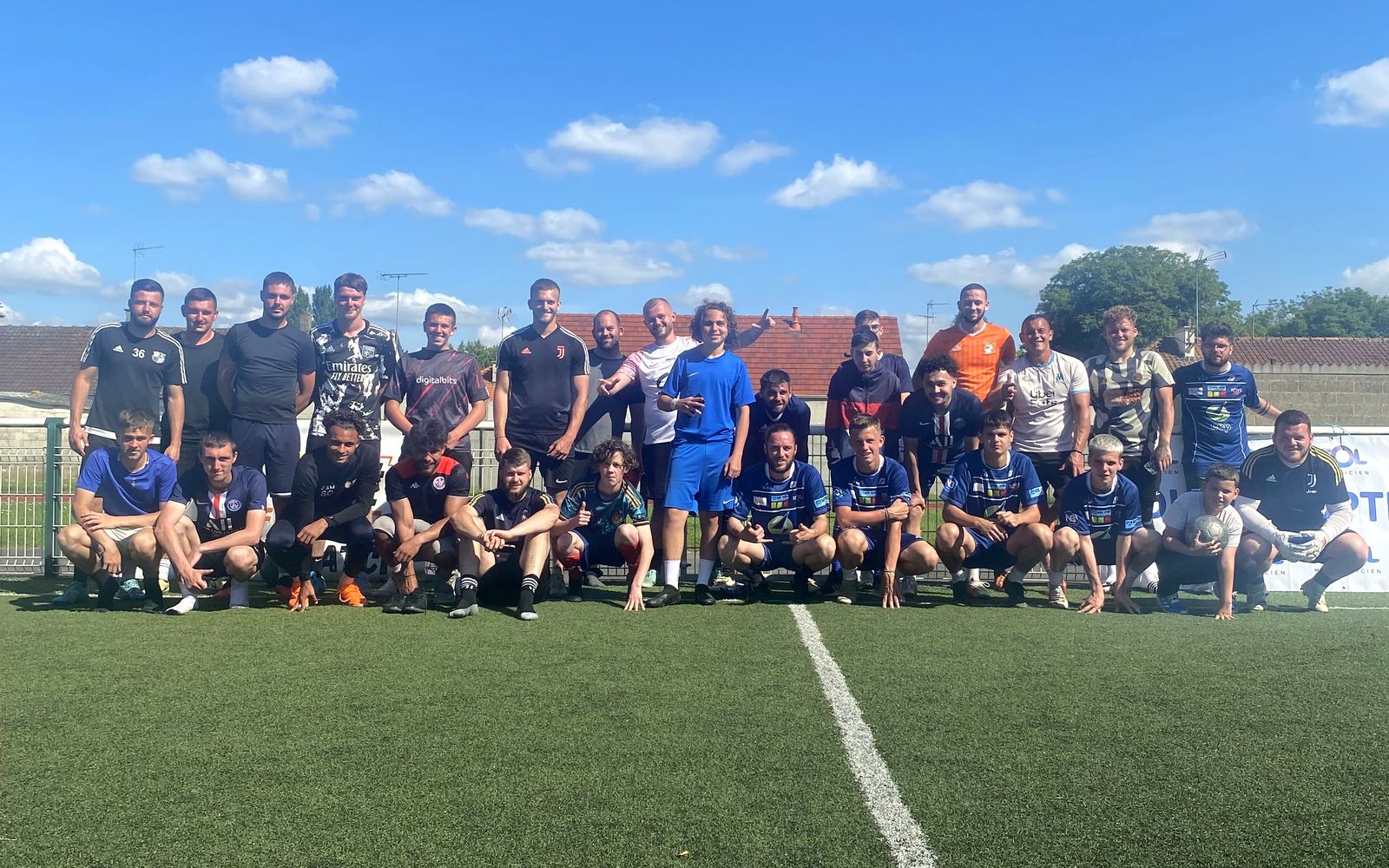 Tournoi de foot amateur en extérieur à Amiens.